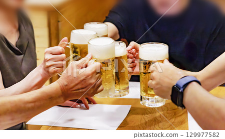 餐廳美味冰啤酒 餐廳美味冰啤酒 129977582