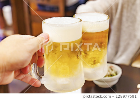 餐廳美味冰啤酒 餐廳美味冰啤酒 129977591