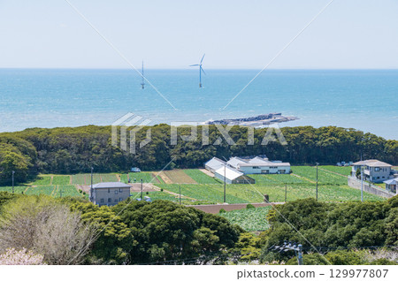 從地球看起來圓圓的山上眺望（千葉縣銫子市） 129977807