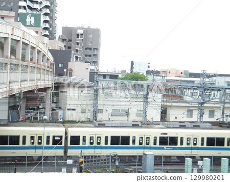 相模大野站的立體交叉和火車 相模大野站的立體交叉和火車 129980201
