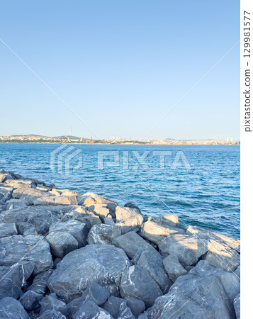 Panorama of Istanbul: Bosphorus and rocky promenade 129981577