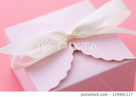 粉紅色禮物 129982117
