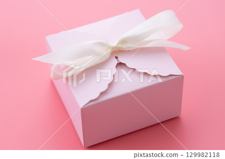 粉紅色禮物 129982118