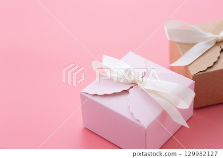 Pink gifts 129982127