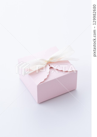 Pink gifts 129982680