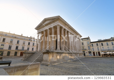 法國尼姆的古羅馬神殿 Maison Carrée（2025 年 8 月 15 日拍攝） 129983531