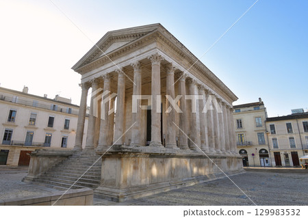 法國尼姆的古羅馬神殿 Maison Carrée（2025 年 8 月 15 日拍攝） 129983532