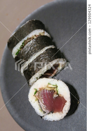 Bonito sushi rolls 129984324