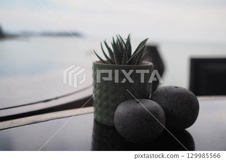 Sea view terrace table decoration 129985566