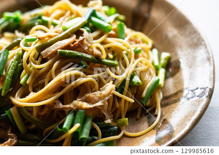 Quick and delicious Japanese-style pasta (handmade ingredients) Quick and delicious Japanese-style pasta (handmade ingredients) 129985616