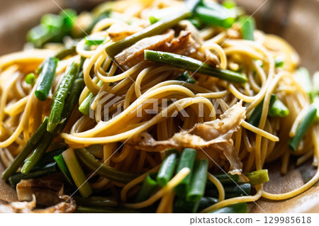 Quick and delicious Japanese-style pasta (handmade ingredients) Quick and delicious Japanese-style pasta (handmade ingredients) 129985618