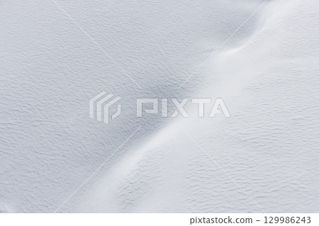 白雪覆蓋大地 129986243