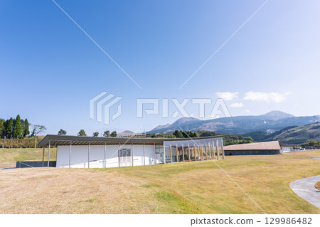 《草帽海賊團 日野國復興篇》羅賓像所在地「舊東海大學阿蘇校區」週邊 129986482