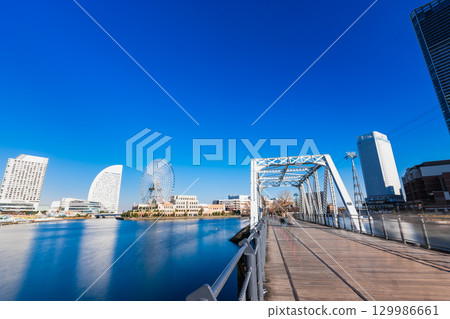 沿著鐵路路步行至橫濱新港區 沿著鐵路路步行至橫濱新港區 129986661