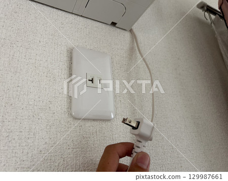 Outlet near the air conditioner, power supply, dedicated circuit, electrical work image 129987661