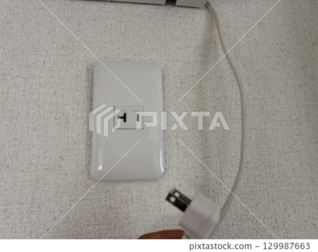 Outlet near the air conditioner, power supply, dedicated circuit, electrical work image 129987663