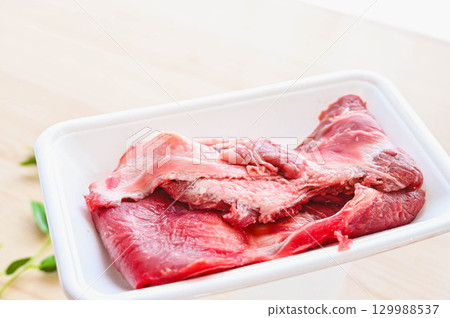 Beef fillet 129988537