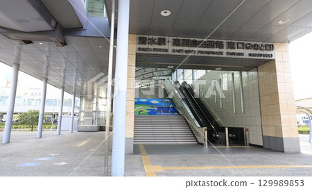 JR東海道線清水站東口(港口),左側有電梯 JR東海道線清水站東口(港口),左側有電梯 129989853