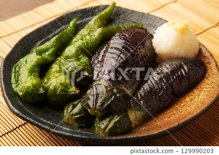 炸茄子和萬願寺辣椒 129990203