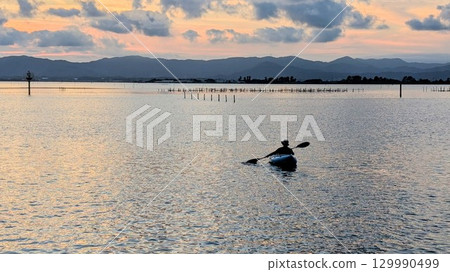 Canoeing on Lake Hamana 129990499