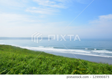 從JR北海道根室本線落石站至厚床站的車窗看到的景色 從JR北海道根室本線落石站至厚床站的車窗看到的景色 129990873