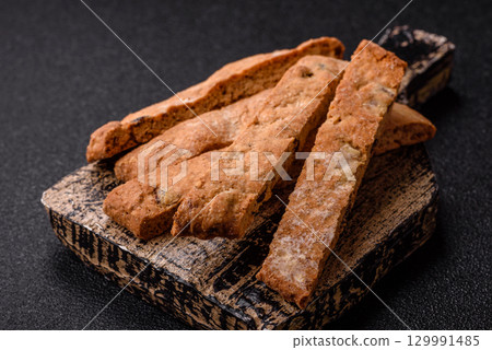 Biscotti or cantuccini biscuits, a crispy sweet Italian pastry. Biscotti dessert 129991485