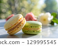 sweet macaroon dessert  129995545