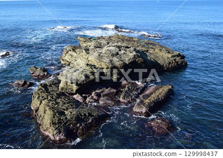 Rocky landscape on the Shonai coast 129998437