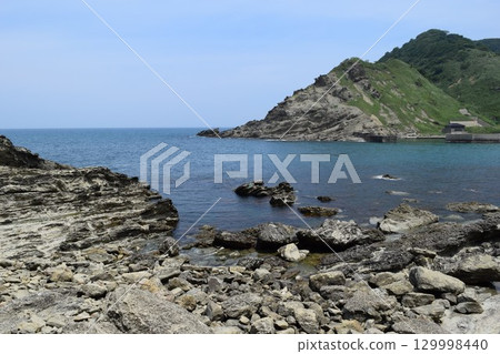 Rocky landscape on the Shonai coast 129998440