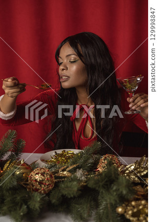 dark skinned beautiful girl rejoices at christmas holiday dark skinned beautiful girl rejoices at christmas holiday 129998847