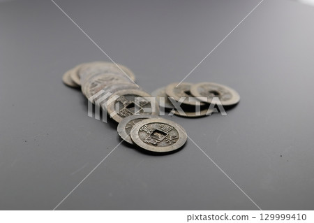 江戶時代的寬永通寶錢幣 129999410