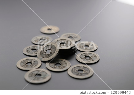 江戶時代的寬永通寶錢幣 129999443