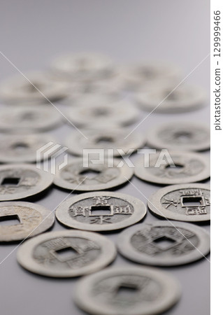 江戶時代的寬永通寶錢幣 129999466