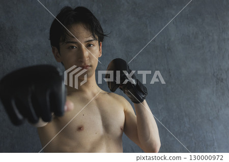 拳擊的男人 130000972