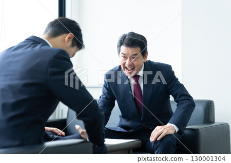 Boss who gets angry at his office Boss who gets angry at his office 130001304