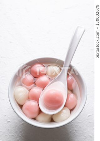 Tangyuan (Chinese sweet dumpling), Glutinous rice ball in syrup, Dessert celebrated in mid autumn lantern festival or new year 130002079