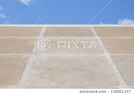 Well-maintained park floor and blue sky Well-maintained park floor and blue sky 130002147