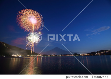 夏夜綻放的煙火般美麗的夏天 130002444