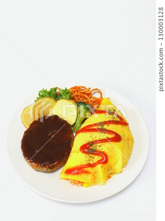 煎蛋飯和漢堡牛排(垂直構圖) 煎蛋飯和漢堡牛排(垂直構圖) 130003128
