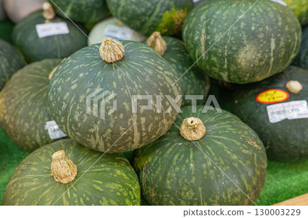 Lots of pumpkins 130003229