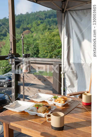 在露臺上享用早餐 130003605