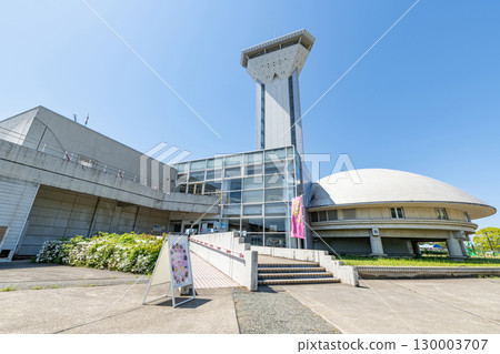 Lake Kasumigaura Fureai Land on a clear day in Namegata City, Ibaraki Prefecture 130003707