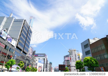 Office and shopping buildings in the city center (Jinbocho, Tokyo) 130003810