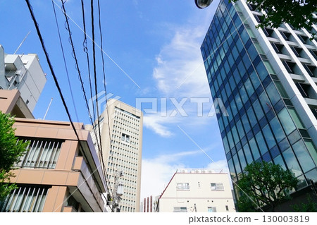 藍天下的東京神保町 130003819
