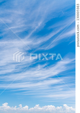 Summer blue sky and white clouds (August 2025) 130005983