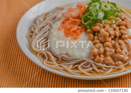 用滿滿食材的冷蕎麥麵補充夏日能量 用滿滿食材的冷蕎麥麵補充夏日能量 130007190