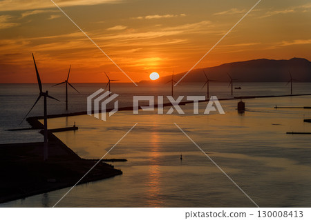 Dusk of Akita harbor Dusk of Akita harbor 130008413