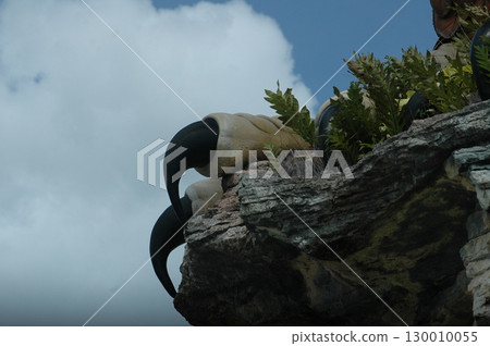 Majestic Eagle Sculpture Macro shot Majestic Eagle Sculpture Macro shot 130010055