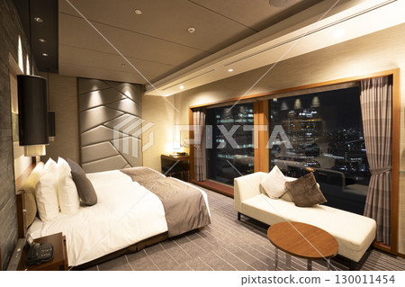 高層豪華飯店套房臥室（附夜景的房間） 130011454