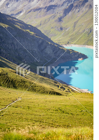 莫瓦里湖沿岸的小徑 130012084